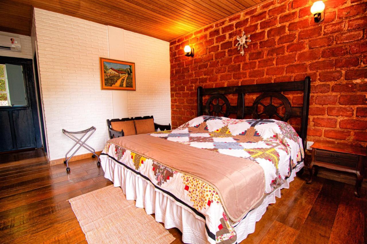 Pousada Villa Bia Pirenopolis Exterior photo